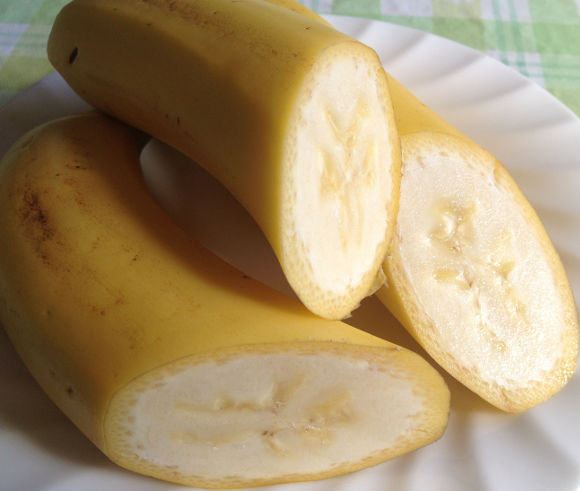 イオンのTOPVALUのバナナ「熟れっ子バナナ」を切ると