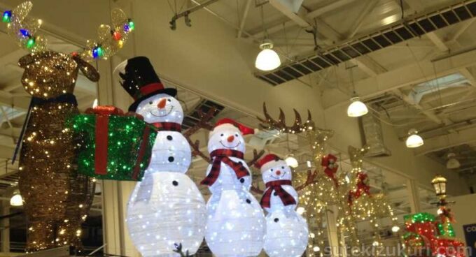 コストコのクリスマス 雪だるま置物